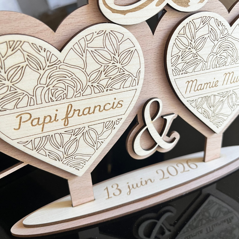 décoration en bois en forme de coeur, personnalisable.