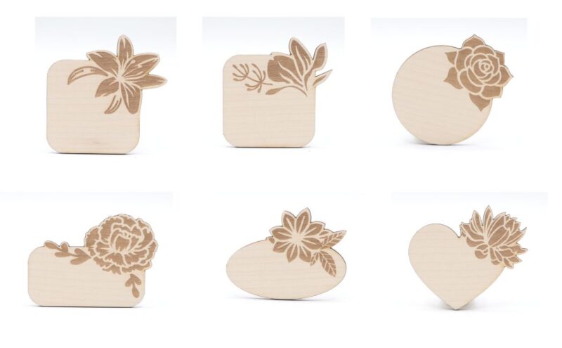 Marques-places personnalisés en bois – invités, témoins & proches