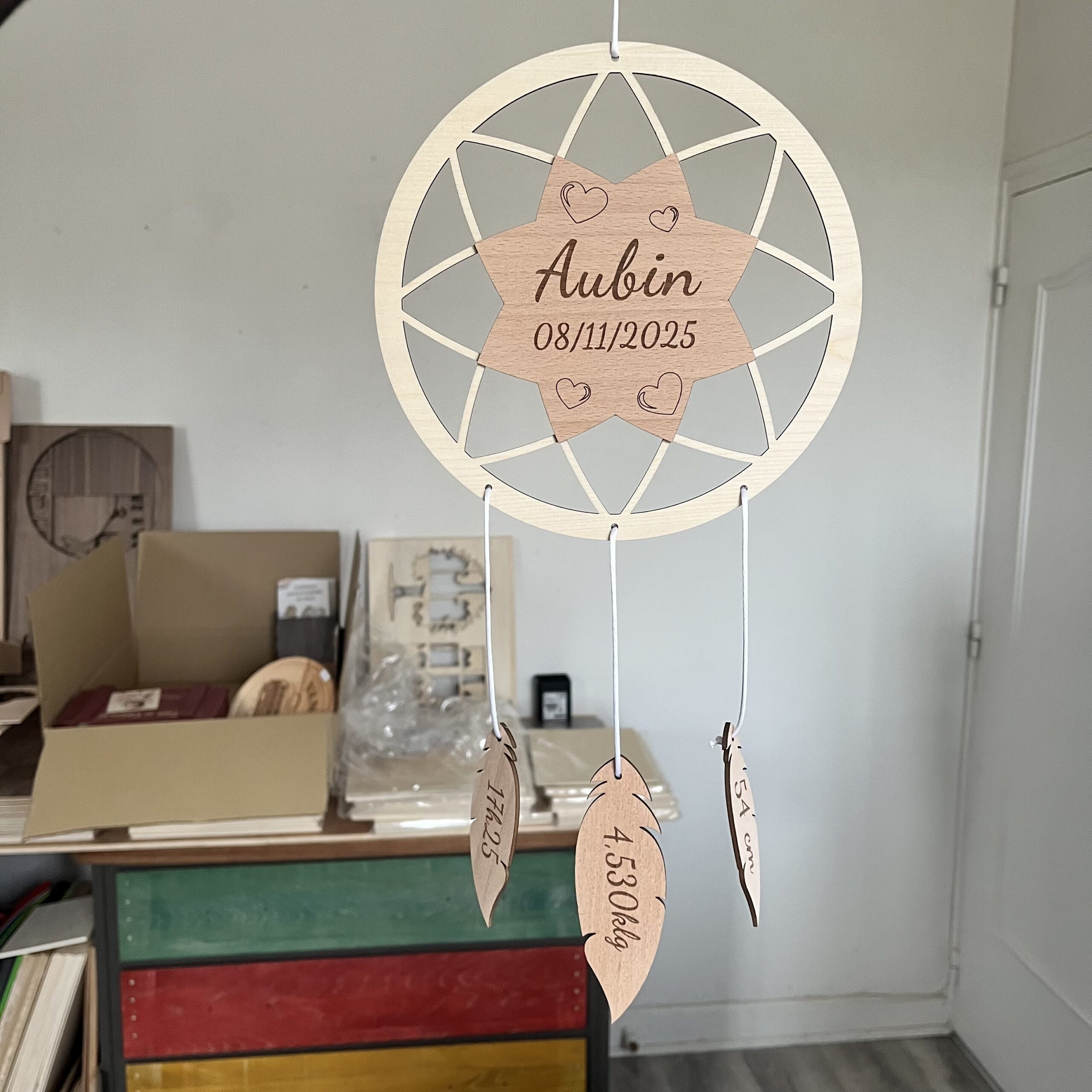 Attrape-rêve Personnalisé en Bois – Cadeau de Naissance Unique pour Bébé