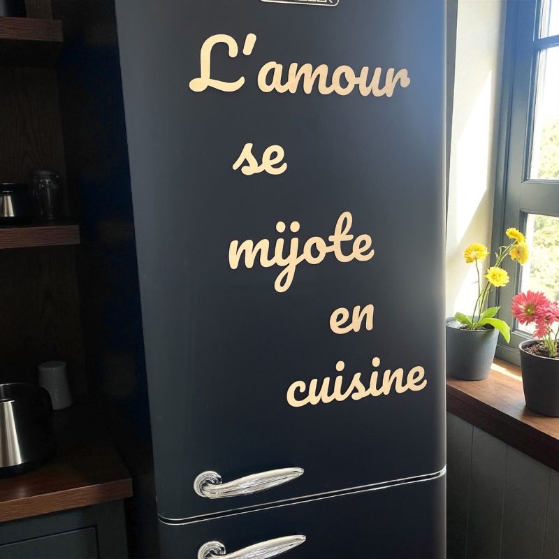 Texte en bois découpé — Personnalisé