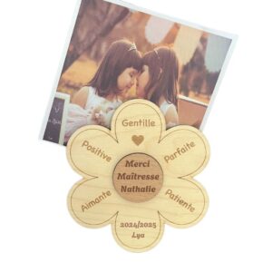 Magnet en Bois Personnalisé pour Maîtresse et ATSEM - Fleur