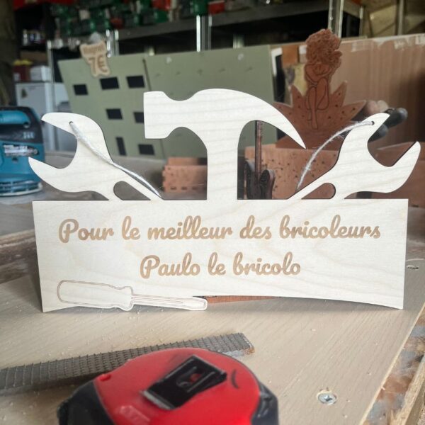 Panneau en bois en forme de papillon, personnalisable avec un prénom, fabrication artisanale française, cadeau original et unique. | Cadeau personnalisé en bois | Bibam Bois