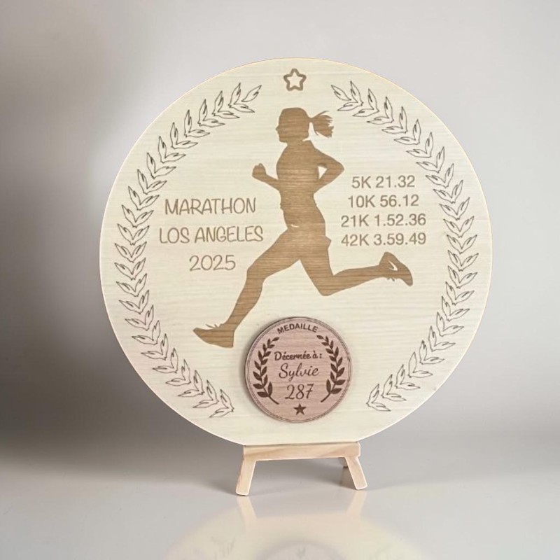 Cadre souvenir de course à pied en bois – Woman