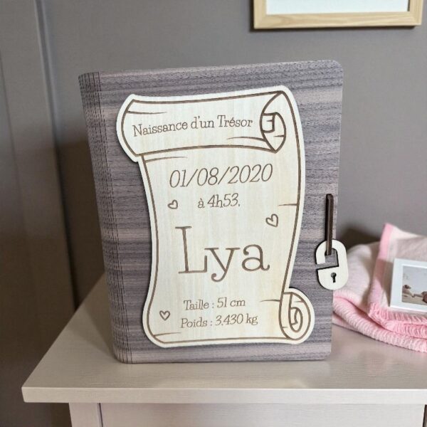 Livre en bois personnalisé cadeau naissance