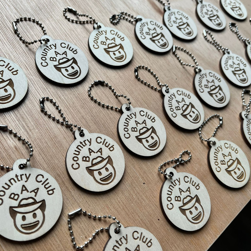 Porte-clés personnalisés en grande quantité – Goodies entreprise 100 % sur mesure