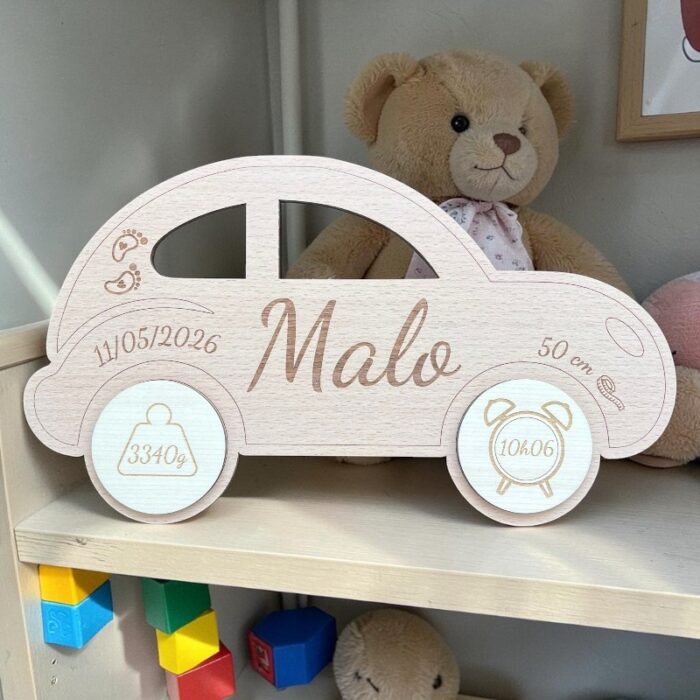 Voiture de naissance personnalisée en bois