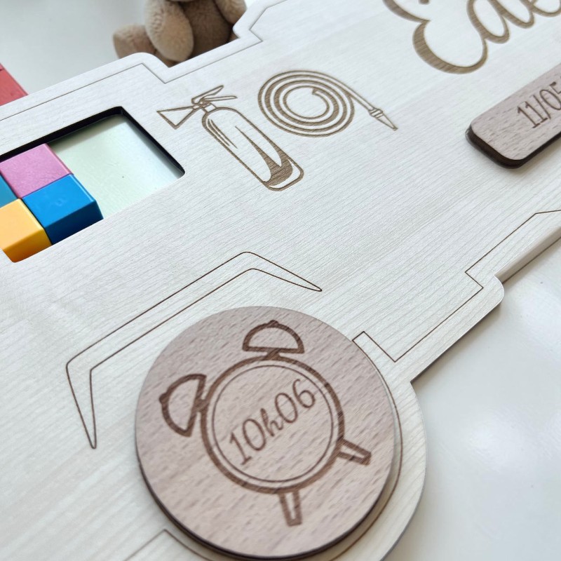 Camion de Pompier de Naissance Personnalisé en Bois – Prénom, Date, Poids et Taille