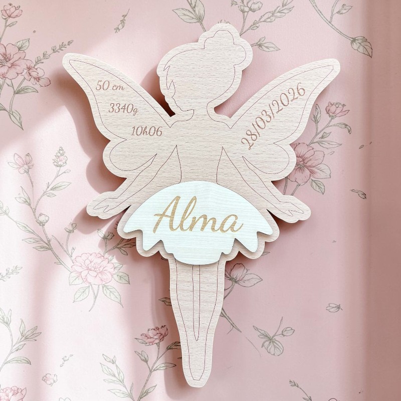 Fée Clochette de naissance personnalisée en bois gravée avec le prénom, la date de naissance, le poids et la taille du bébé.