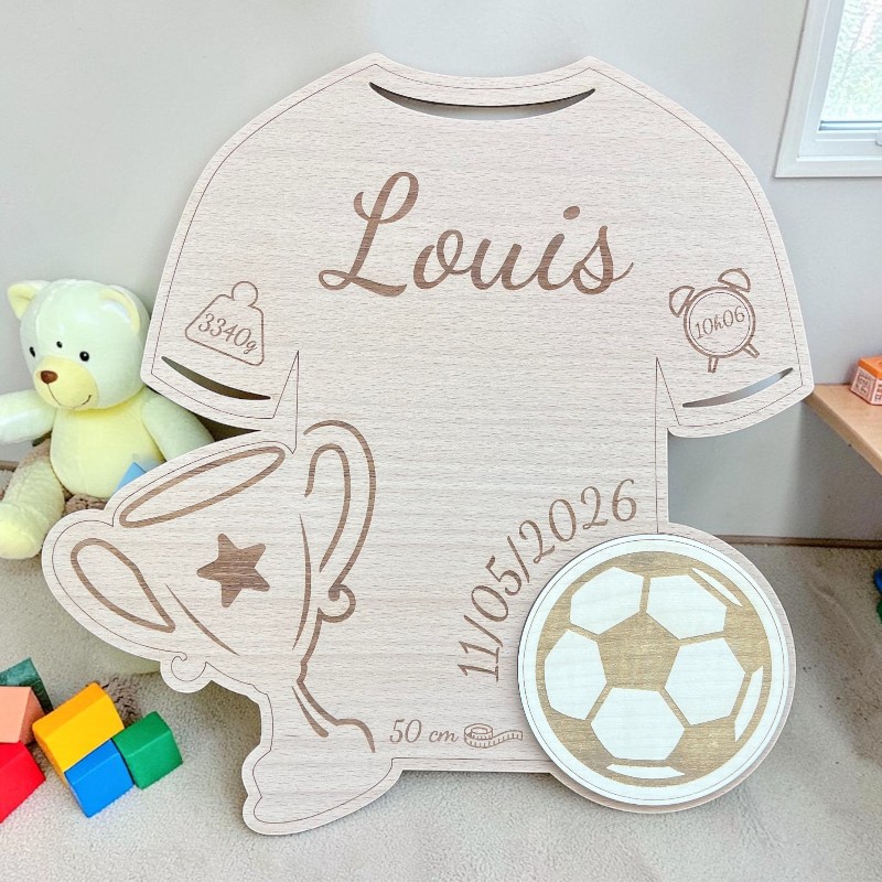 Cadeau de naissance personnalisée en bois gravée avec le prénom, la date de naissance, le poids et la taille du bébé.